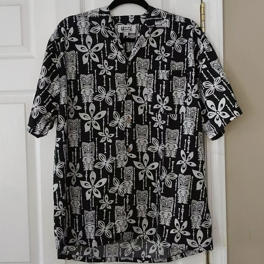 Uzzi island beach  print button down shirt 
Sz L